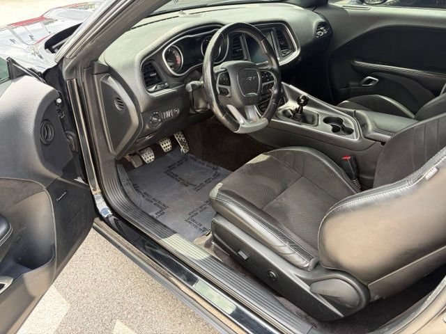 Used 2018 Dodge Challenger SRT w/ Technology Group RWD image 17