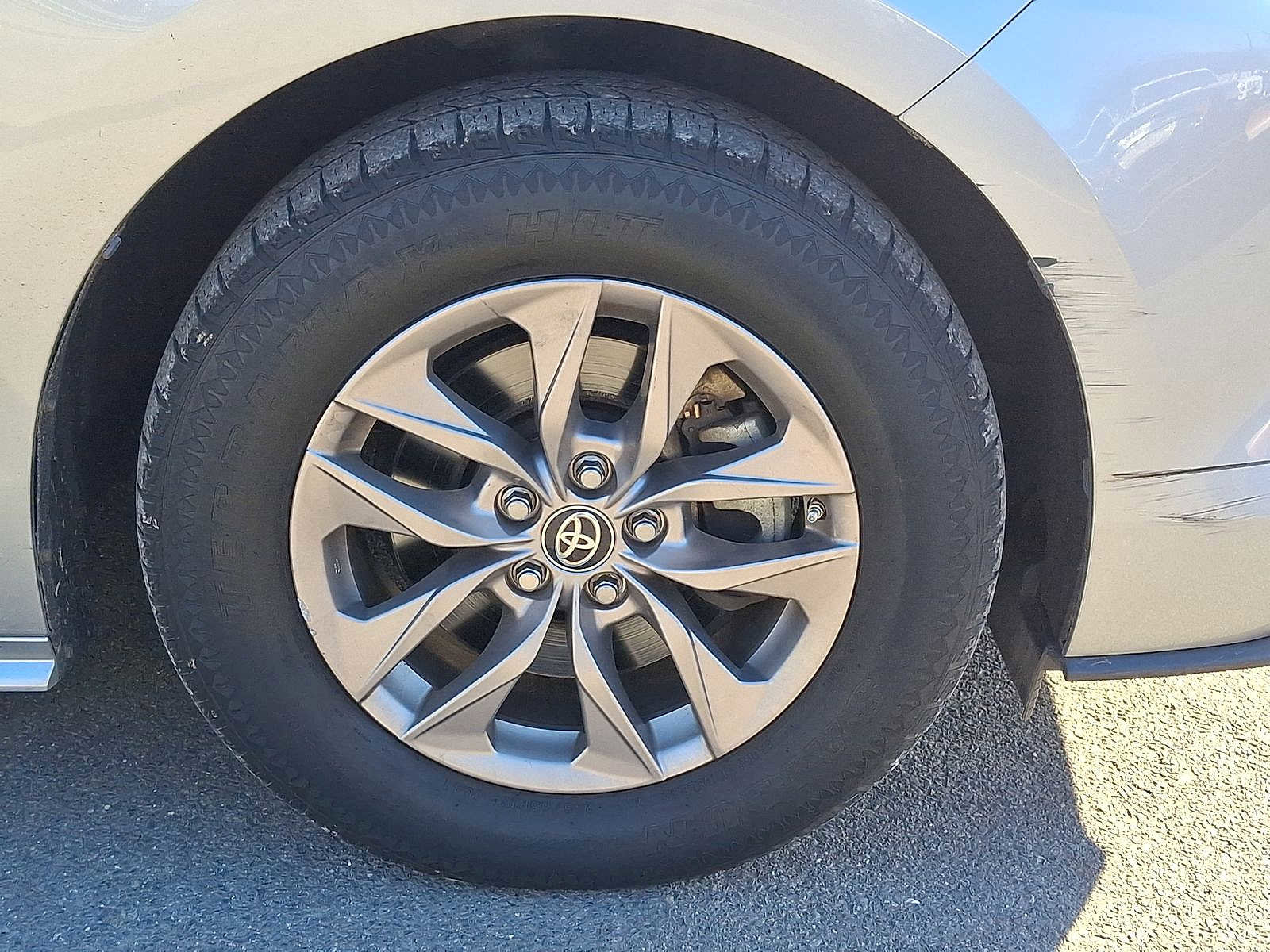 Used 2021 Toyota Sienna LE image 27