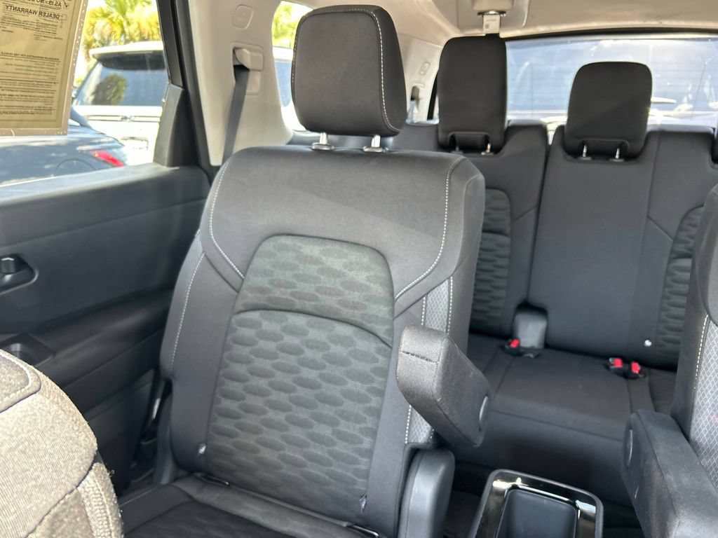 Certified 2025 Nissan Pathfinder SV w/ SV Premium Package FWD image 14