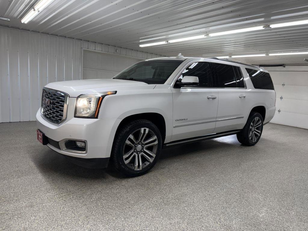 Used 2019 GMC Yukon XL Denali w/ Denali Ultimate Package image 3