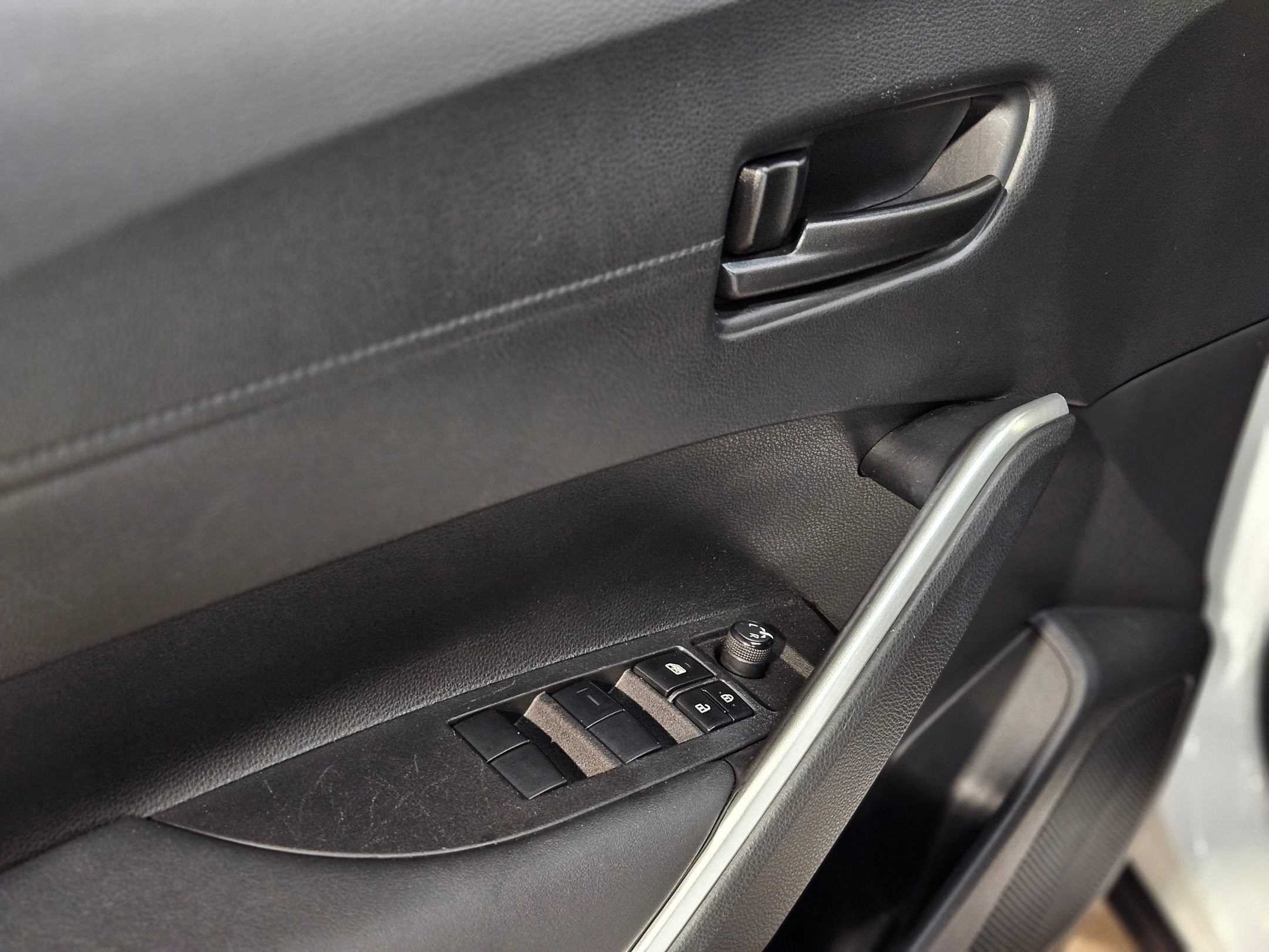 Used 2022 Toyota Corolla Cross LE image 21