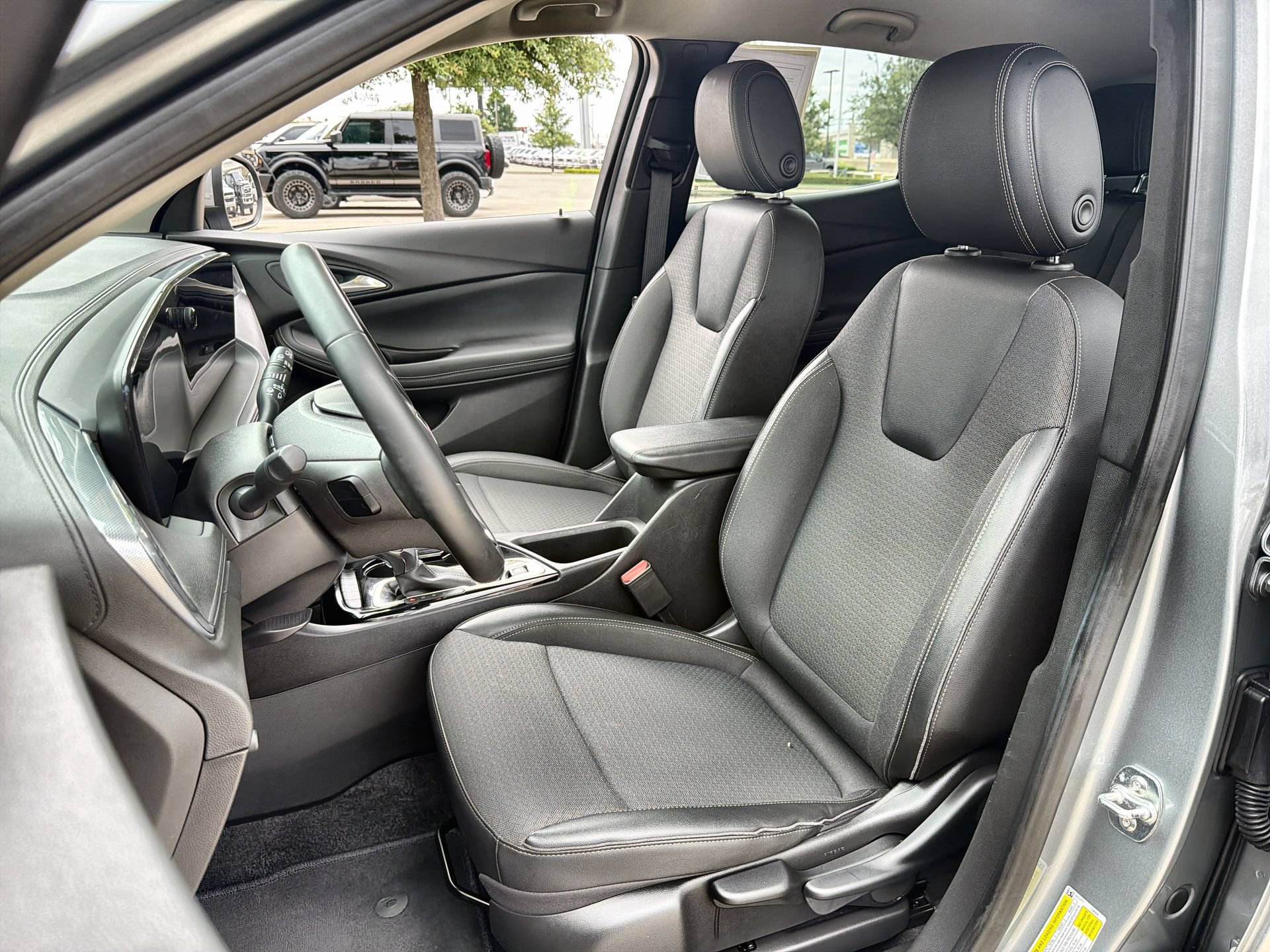 Used 2025 Buick Encore GX Preferred FWD image 11