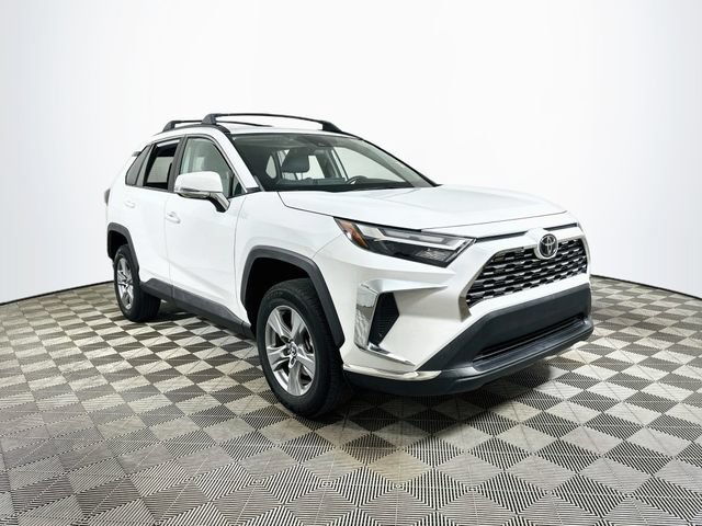 Used 2022 Toyota RAV4 XLE w/ Convenience Package FWD video 1