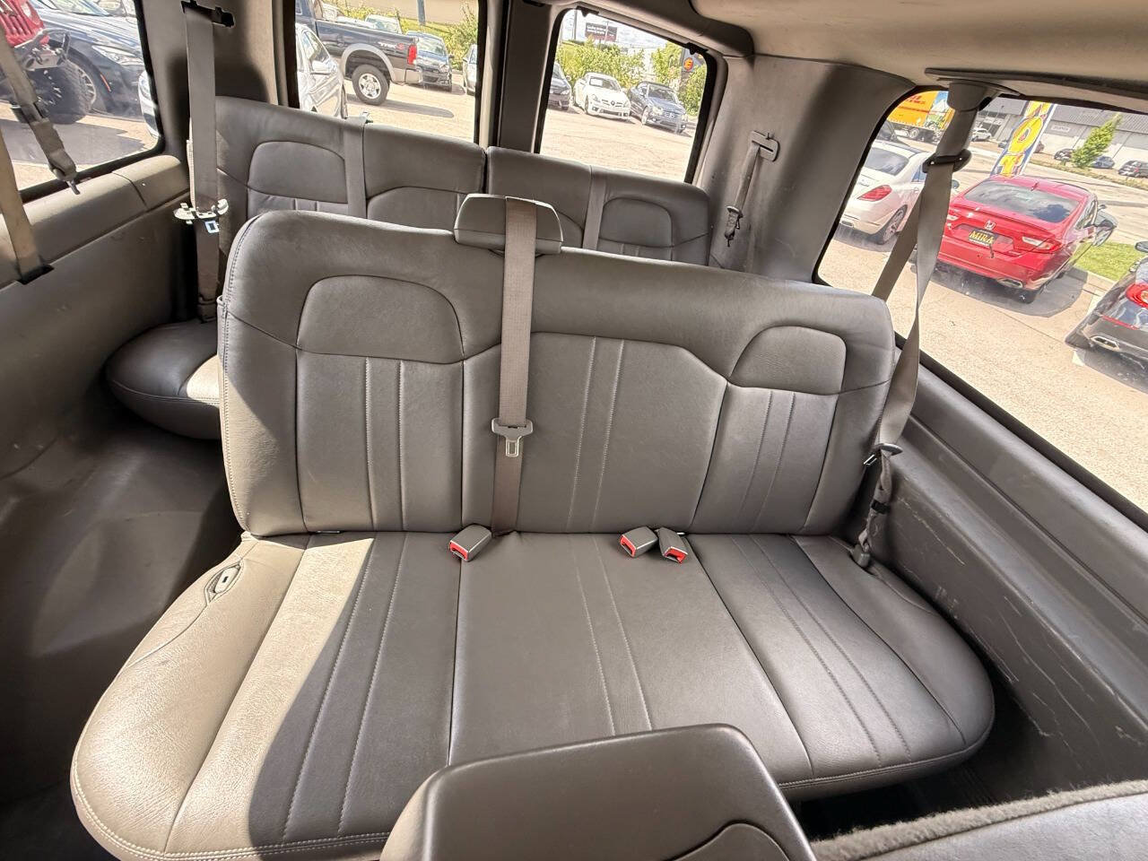 Used 2017 GMC Savana 3500 LS RWD image 46