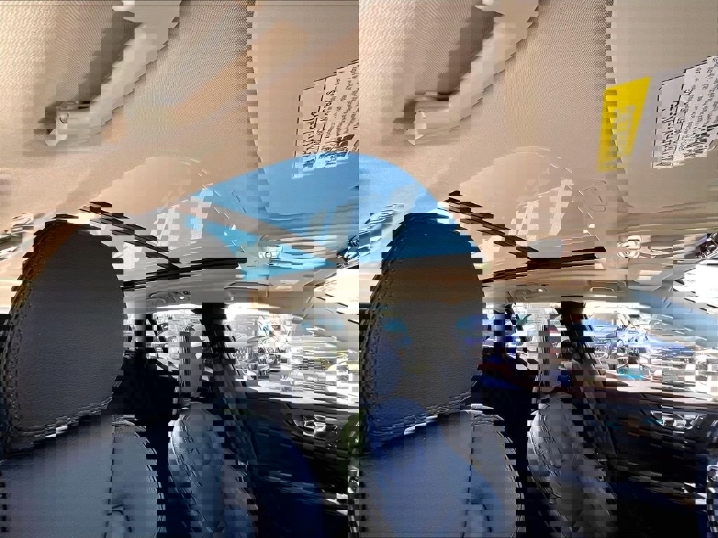 Used 2020 Volvo V60 T5 Cross Country w/ Protection Package image 21