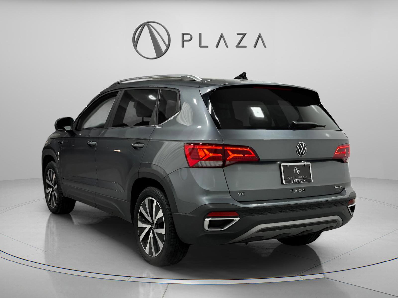 Used 2022 Volkswagen Taos SE image 4