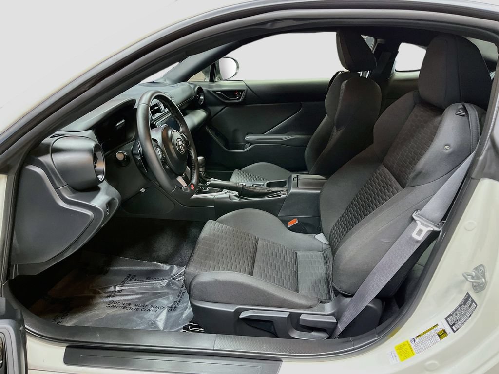 Used 2025 Toyota GR86 w/ ALL Weather Mat Package (TMS) RWD image 19