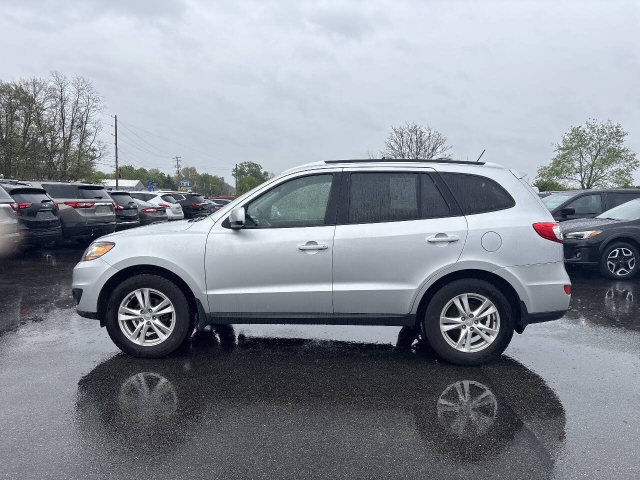 Used 2011 Hyundai Santa Fe SE FWD image 4