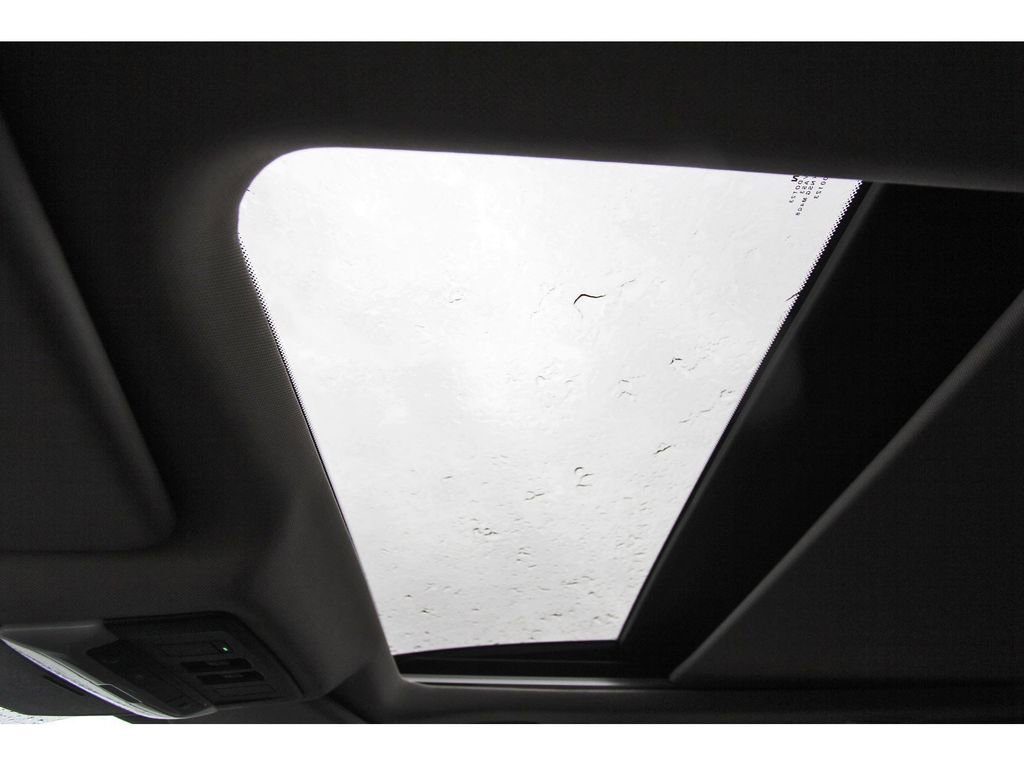 Used 2023 Nissan Rogue SL image 26