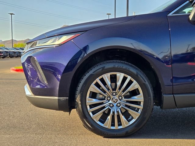 Used 2024 Toyota Venza Limited AWD/4WD image 9