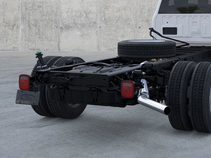 New 2026 Ford F550 4x4 Regular Cab Super Duty w/ XL Chrome Package image 21