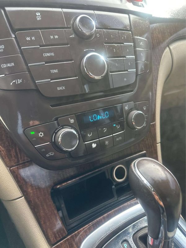 Used 2012 Buick Regal Leather FWD image 27