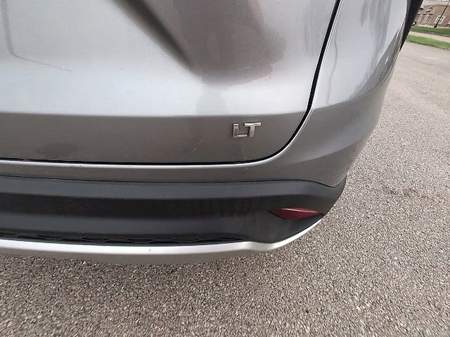 Used 2025 Chevrolet Trax LT w/ LT Convenience Package image 9