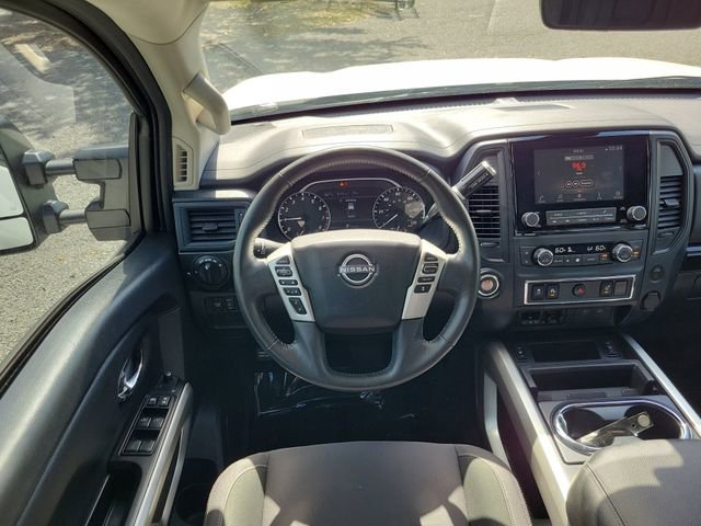 Used 2024 Nissan Titan SV w/ SV Convenience Package image 23