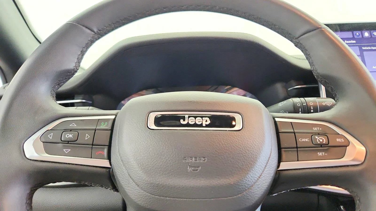 Used 2024 Jeep Compass Latitude AWD/4WD image 18