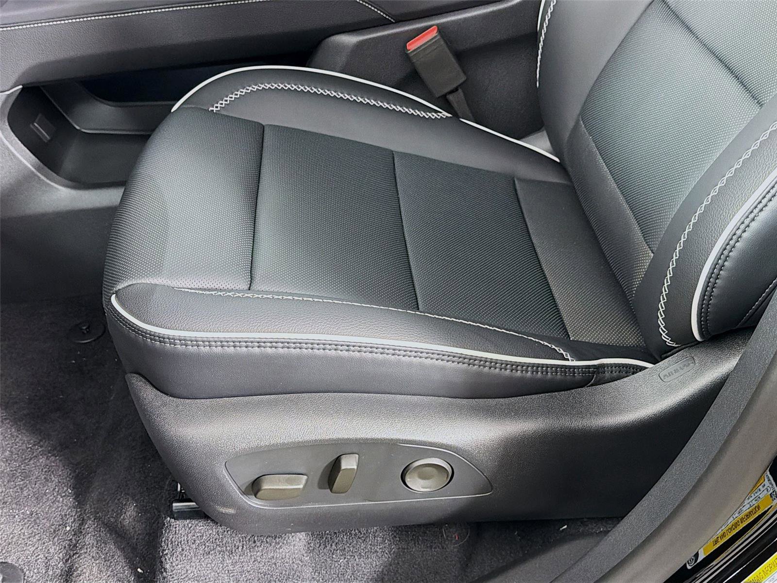 New 2026 GMC Acadia Denali w/ Super Cruise Package image 22