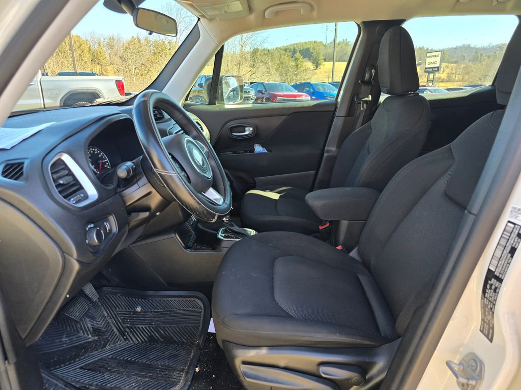 Used 2019 Jeep Renegade Sport image 3