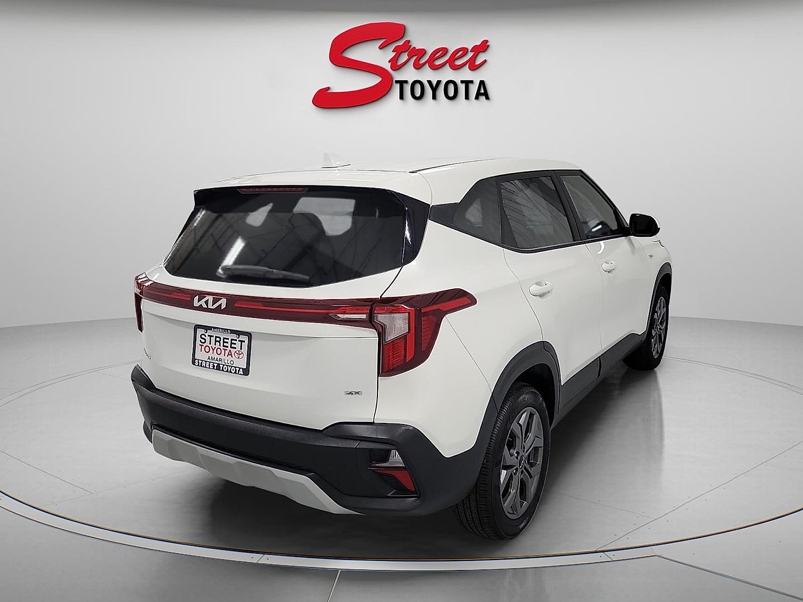 Used 2026 Kia Seltos LX AWD/4WD image 4
