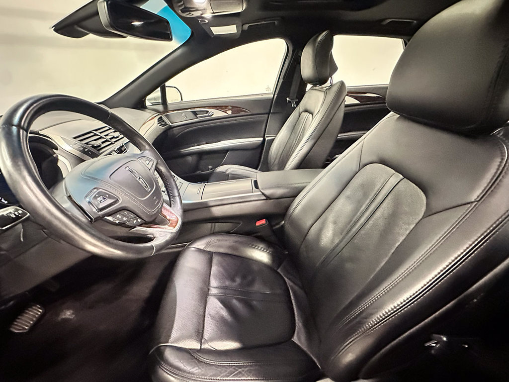 Used 2017 Lincoln MKZ Reserve w/ Technology Package FWD image 3