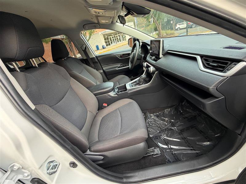 Used 2025 Toyota RAV4 LE FWD image 30
