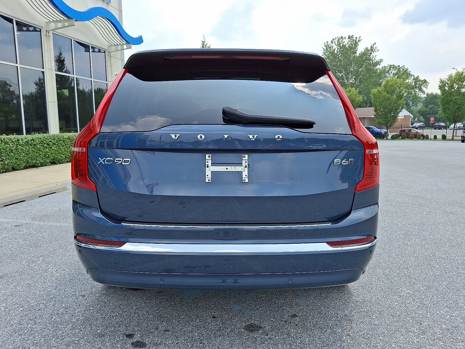Used 2023 Volvo XC90 B6 Plus w/ Protection Package AWD/4WD image 5