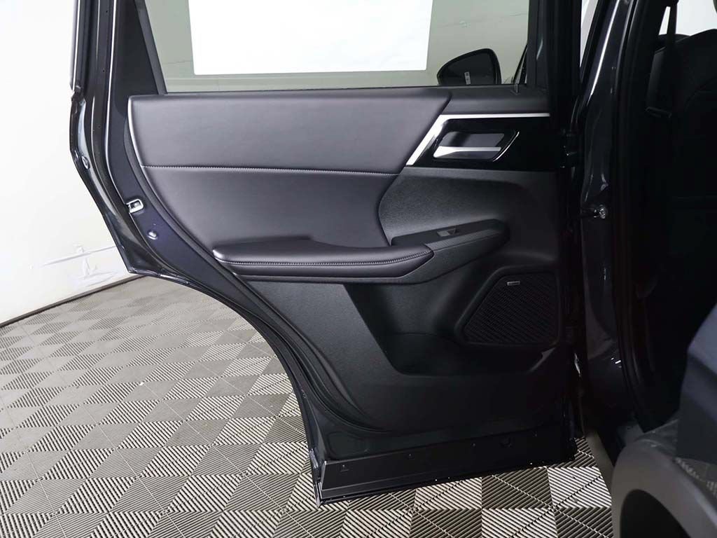 New 2026 Mitsubishi Outlander SE FWD image 25