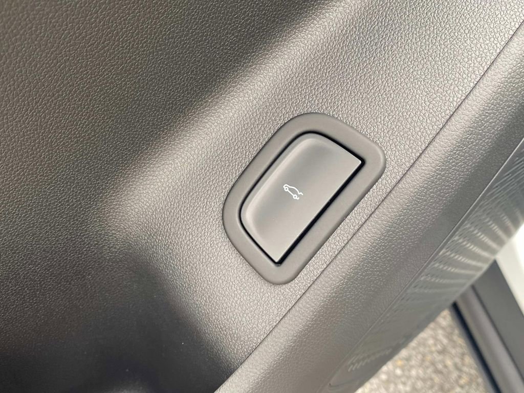 New 2026 Chevrolet Traverse LT w/ Driver Confidence Package image 16