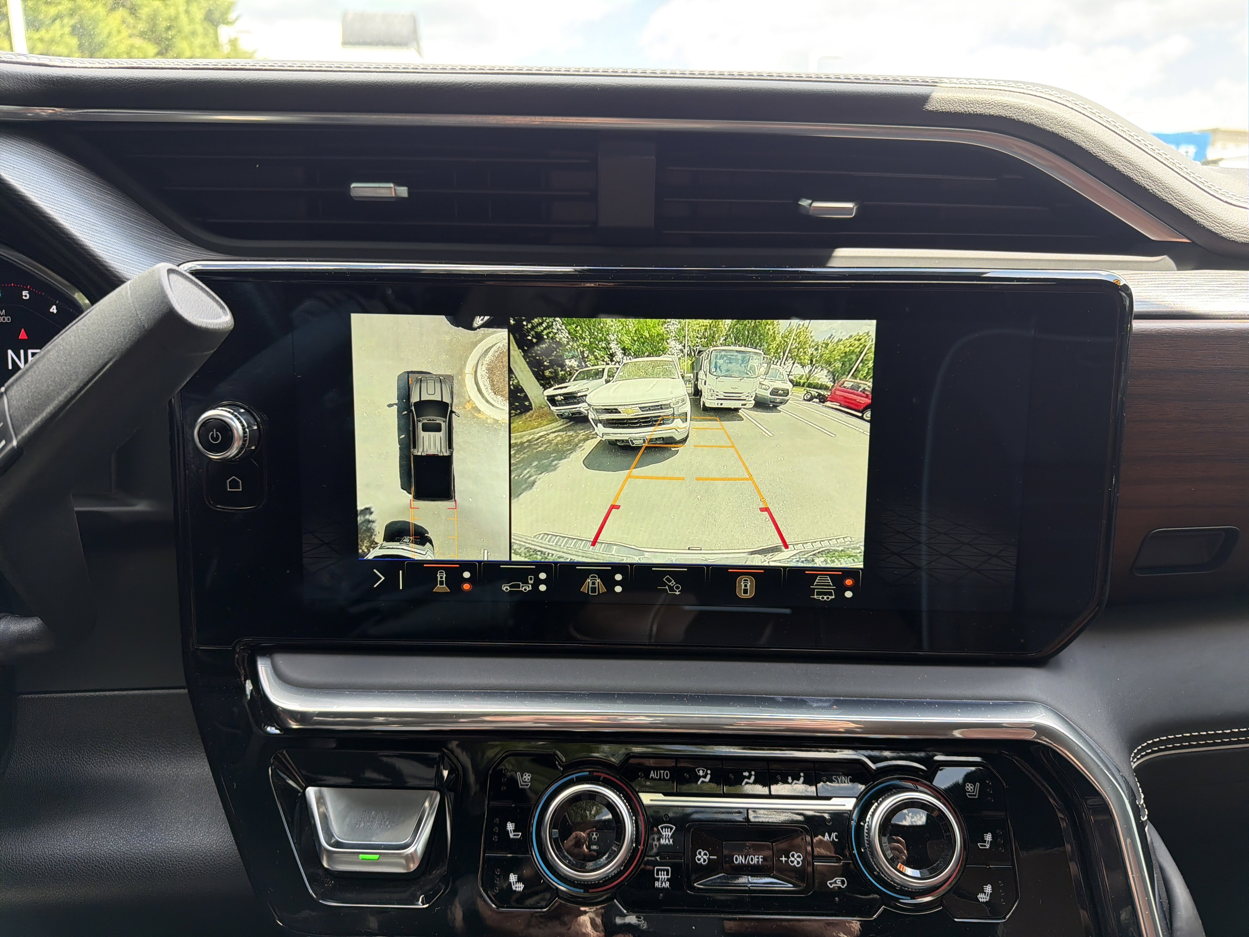 Used 2024 GMC Sierra 2500 Denali Ultimate image 25