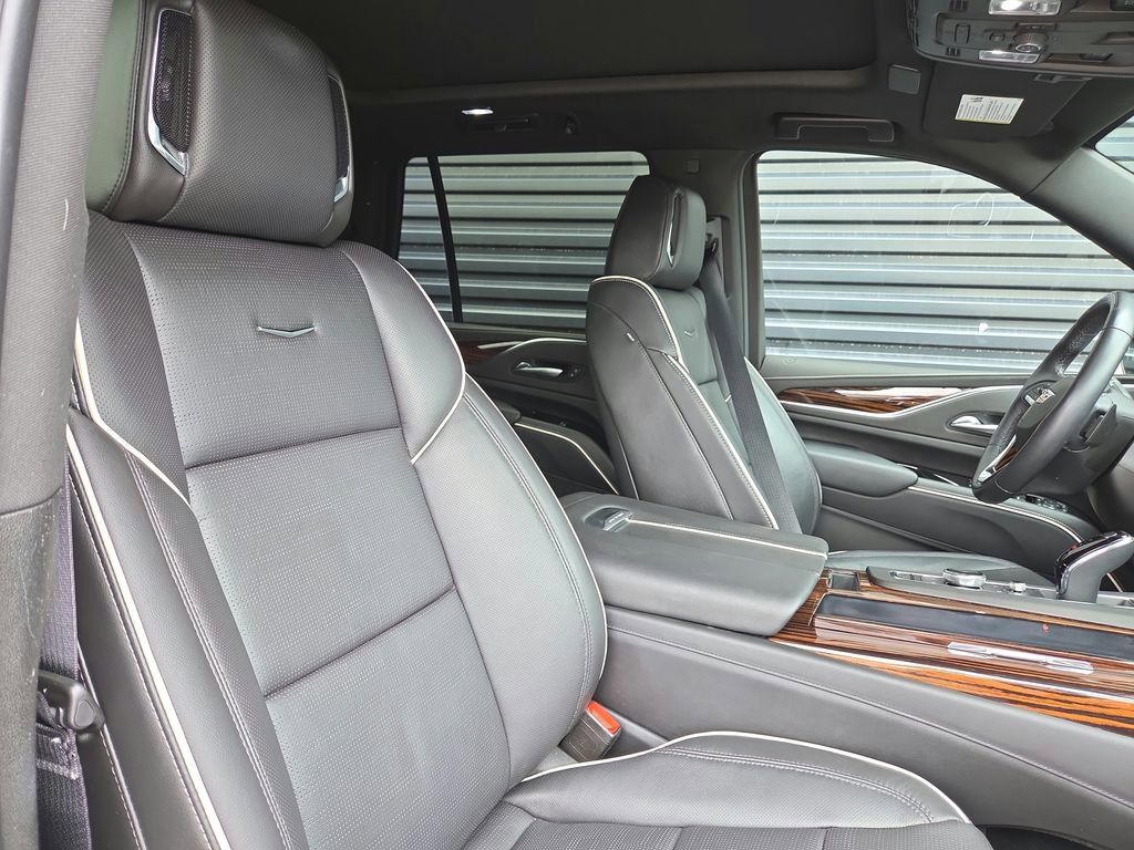 Used 2023 Cadillac Escalade Premium Luxury image 20