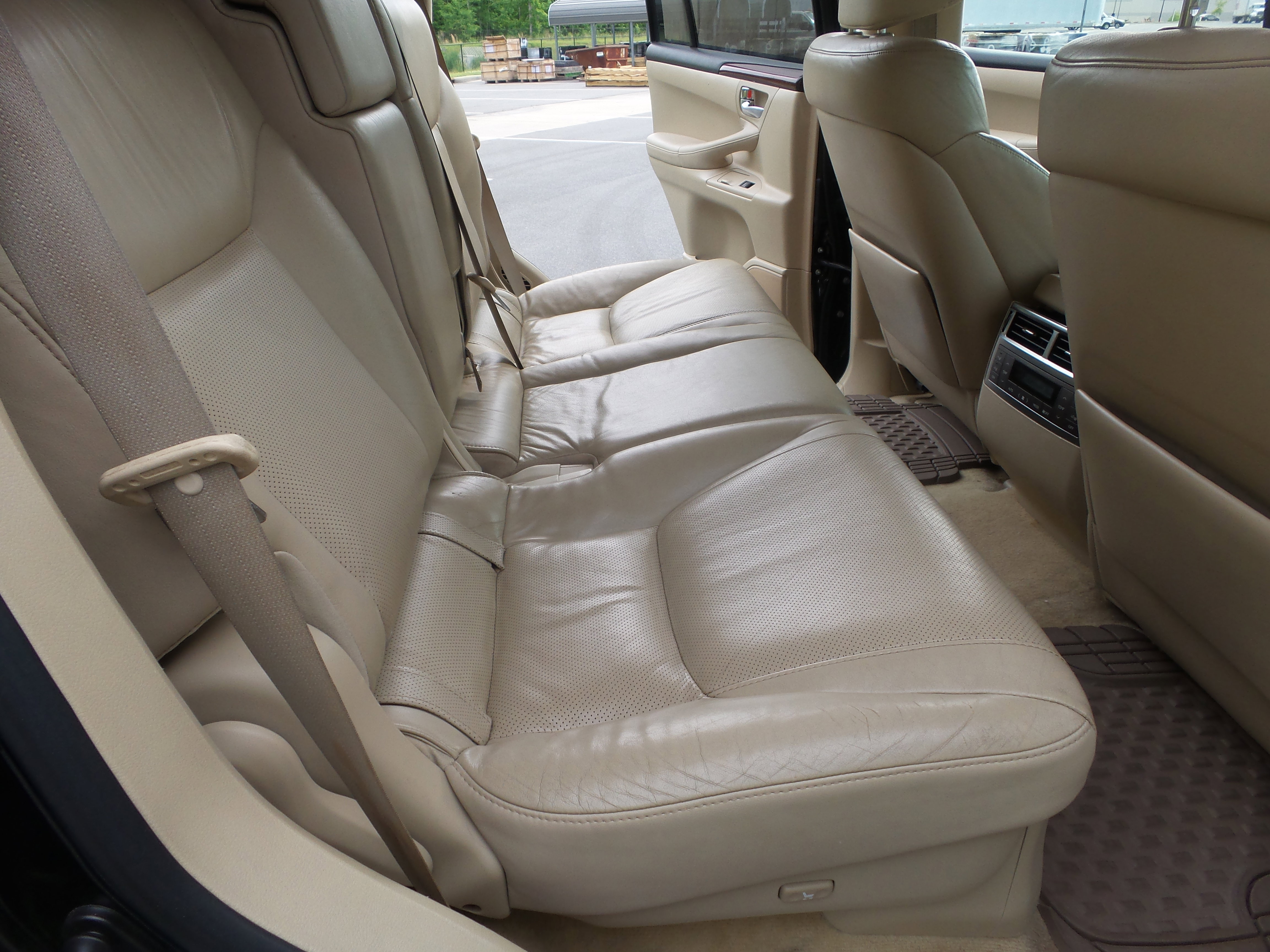 Used 2011 Lexus LX 570 4WD image 44