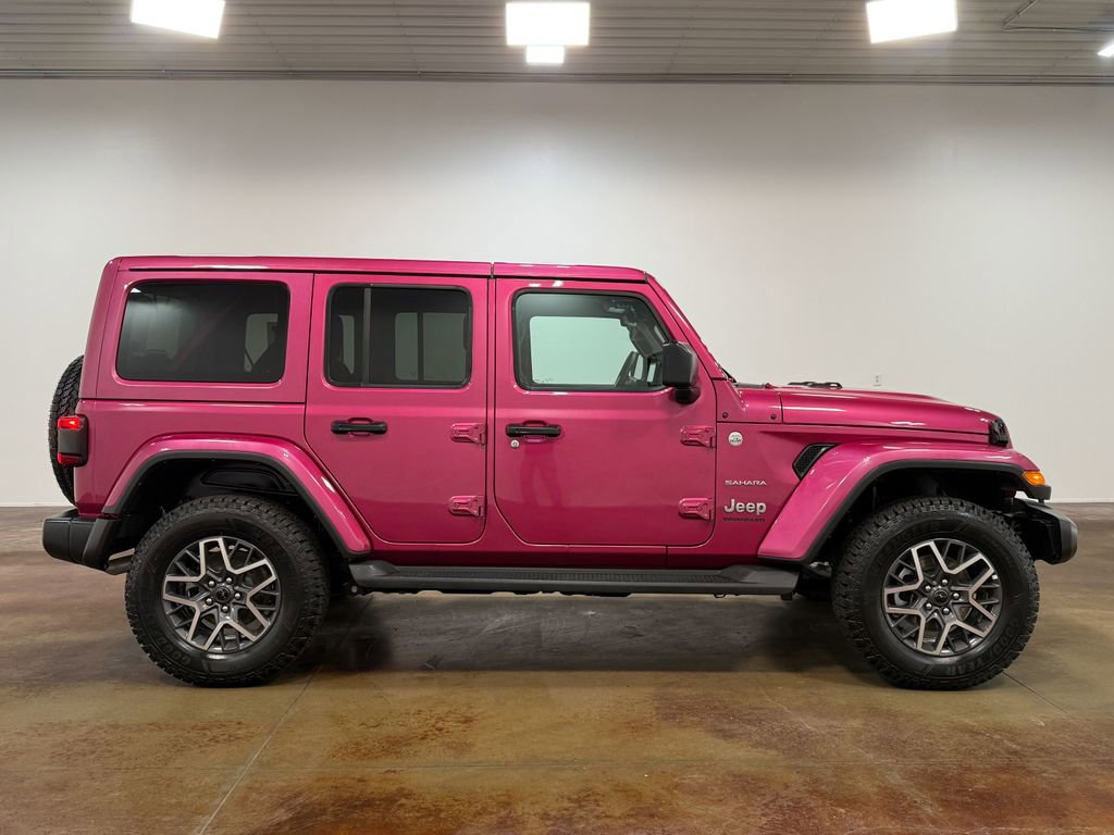 Used 2024 Jeep Wrangler Unlimited Sahara w/ Technology Group AWD/4WD image 23