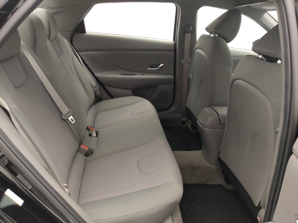 Used 2023 Hyundai Elantra SE FWD image 19
