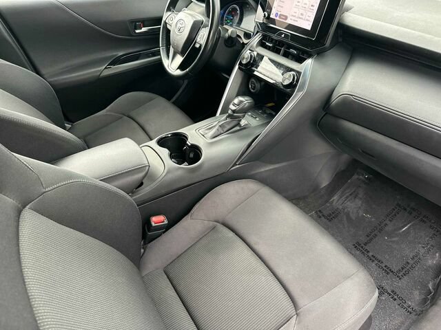 Used 2024 Toyota Venza LE AWD/4WD image 19