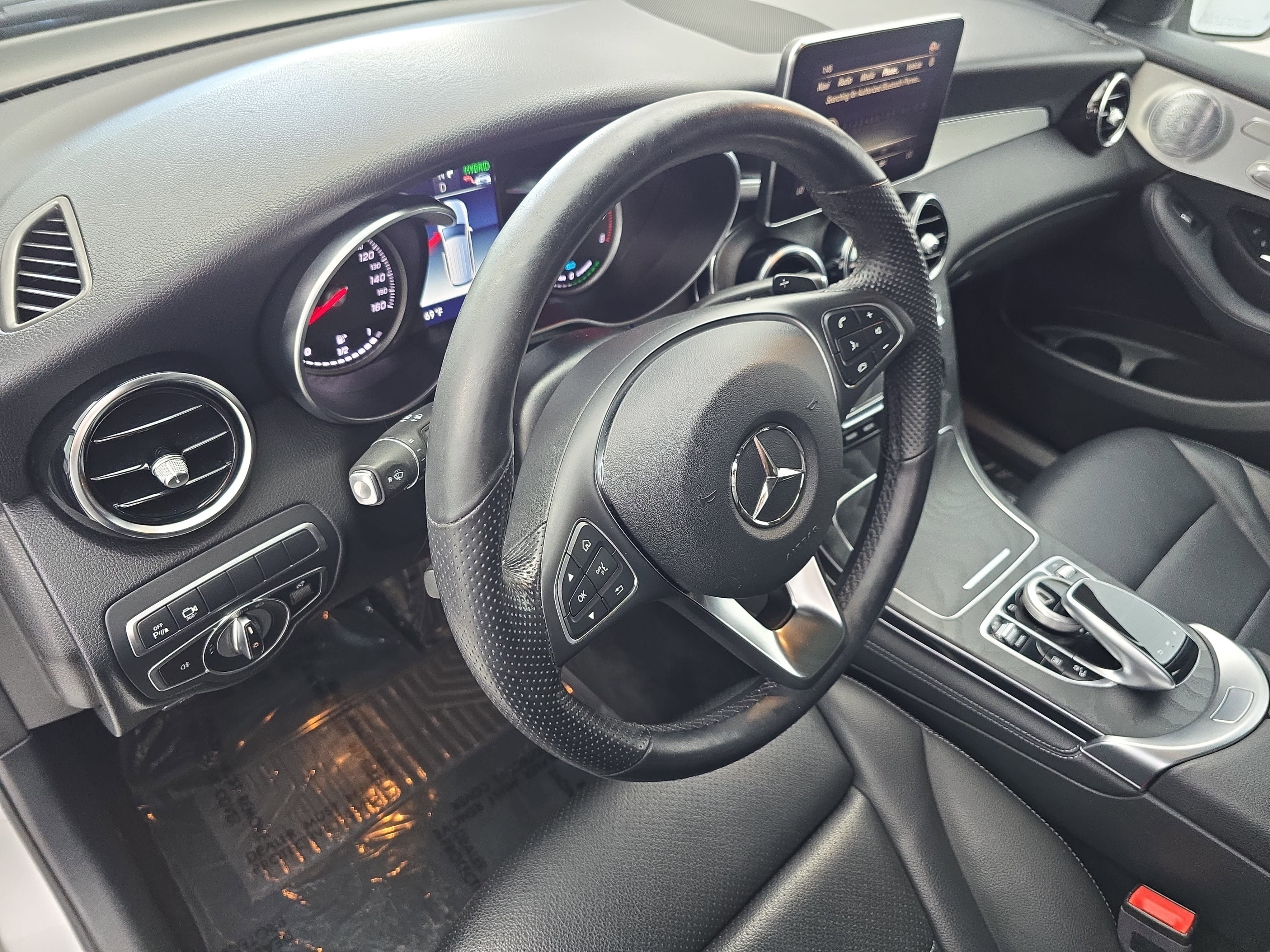 Used 2019 Mercedes-Benz GLC 350e 4MATIC image 16