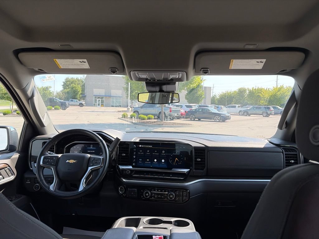 Used 2025 Chevrolet Silverado 1500 LT AWD/4WD image 35