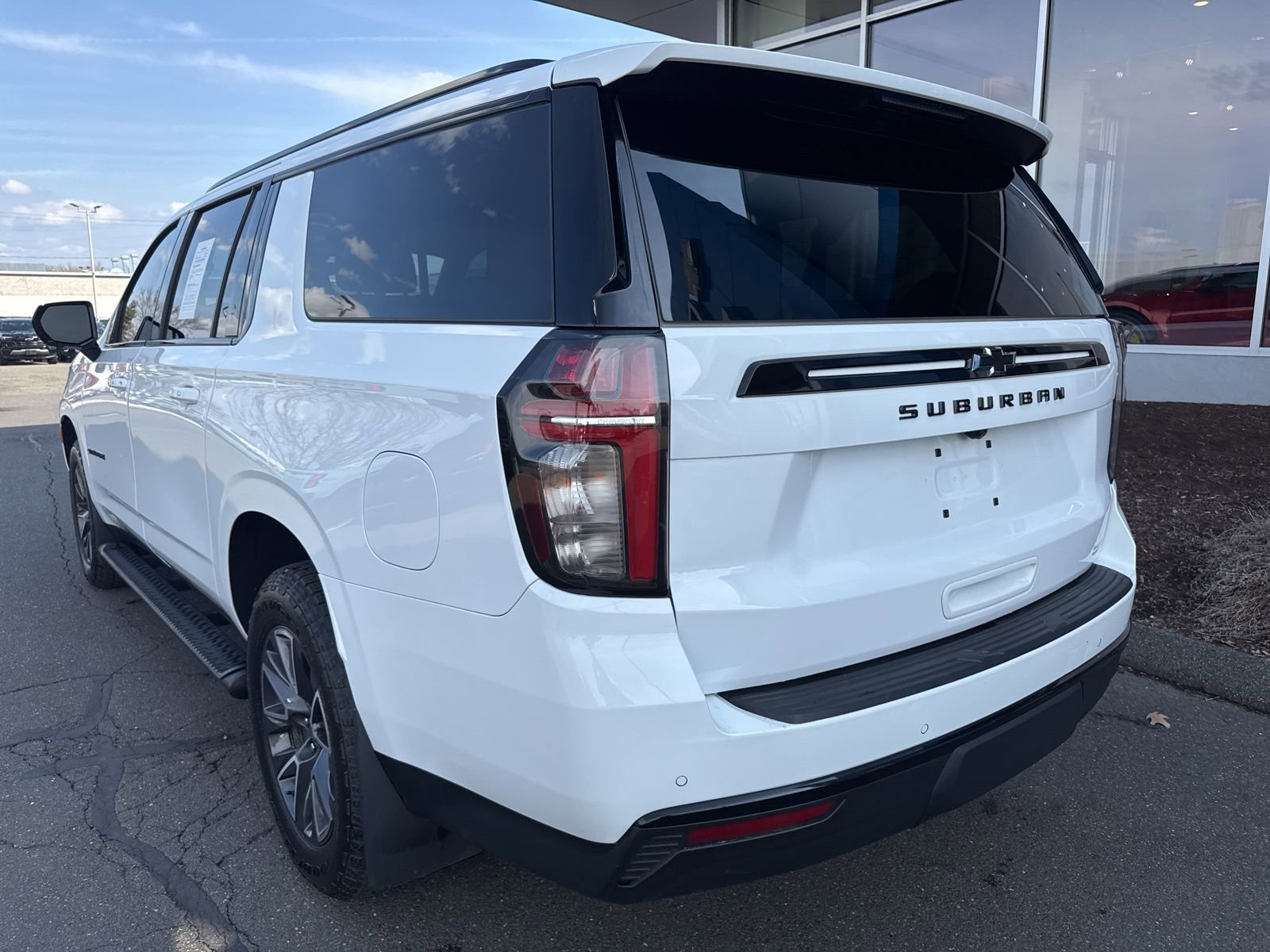 Used 2023 Chevrolet Suburban Z71 AWD/4WD image 7