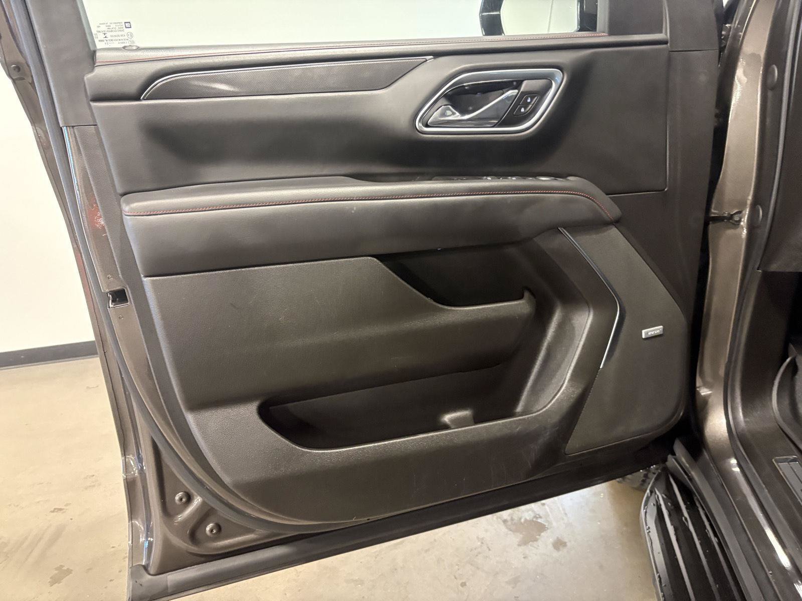 Used 2021 Chevrolet Suburban RST w/ Luxury Package AWD/4WD image 16