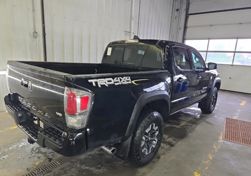 Used 2022 Toyota Tacoma TRD Off-Road w/ TRD Premium Off Road Package AWD/4WD image 4