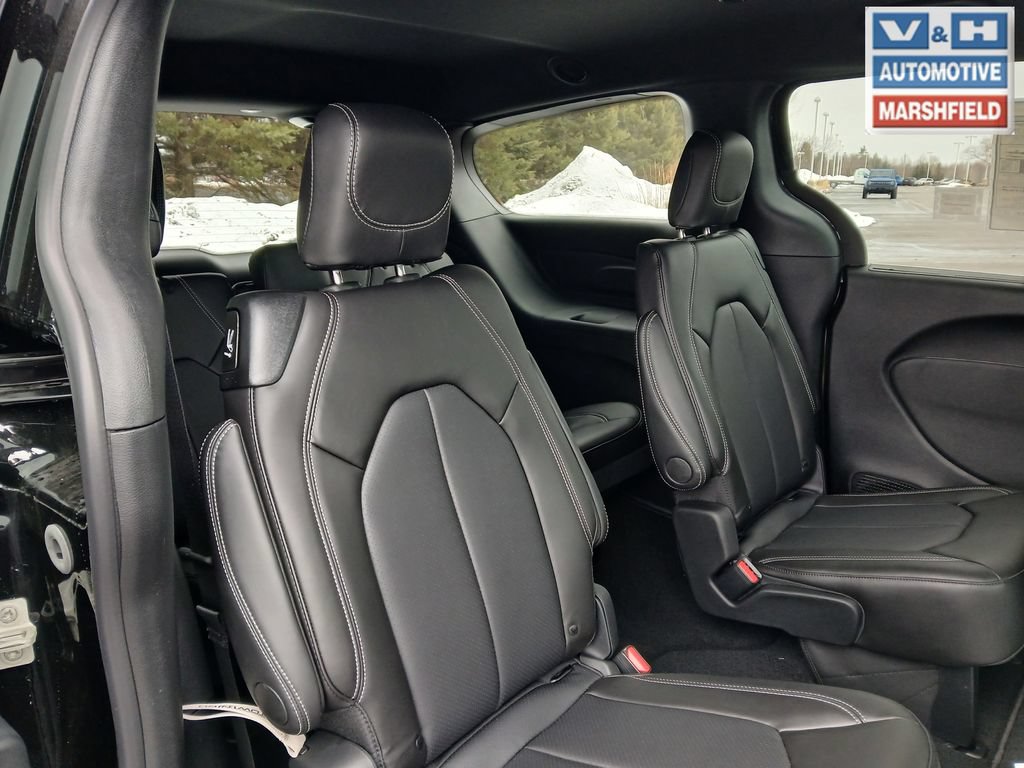 New 2026 Chrysler Voyager LX FWD image 32