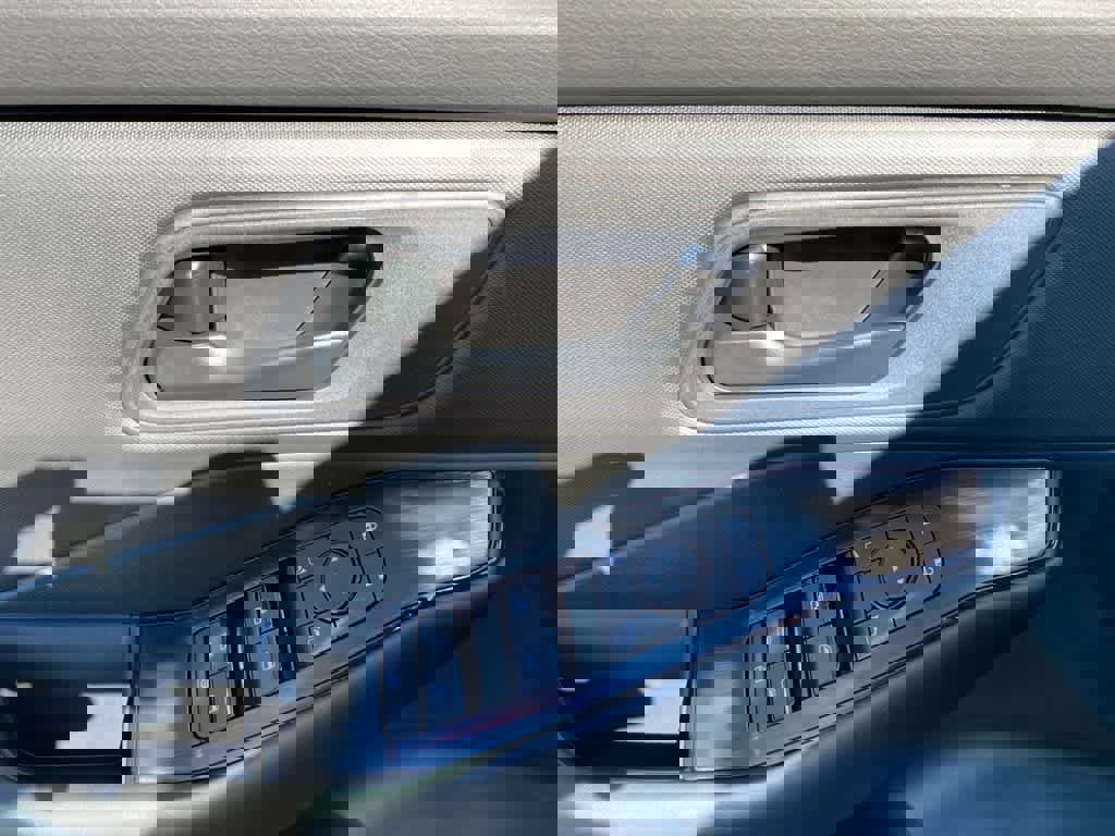 New 2026 Nissan Rogue S image 10