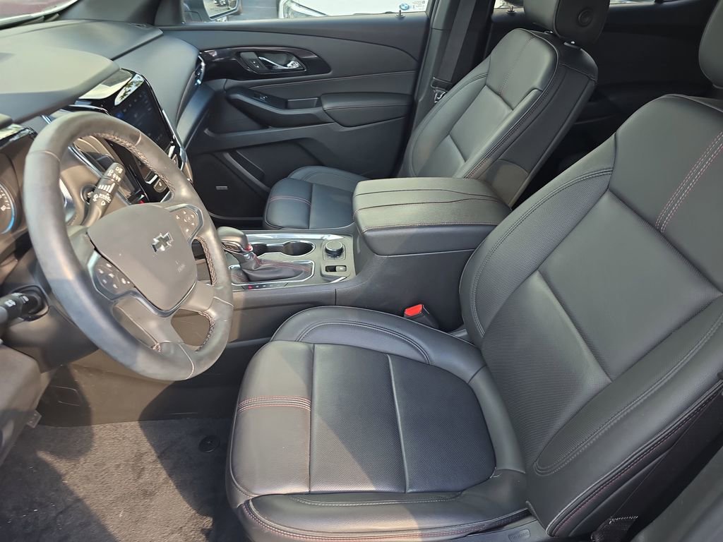 Used 2023 Chevrolet Traverse RS image 16