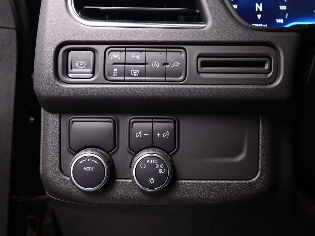 Used 2022 Chevrolet Tahoe RST w/ Luxury Package image 17