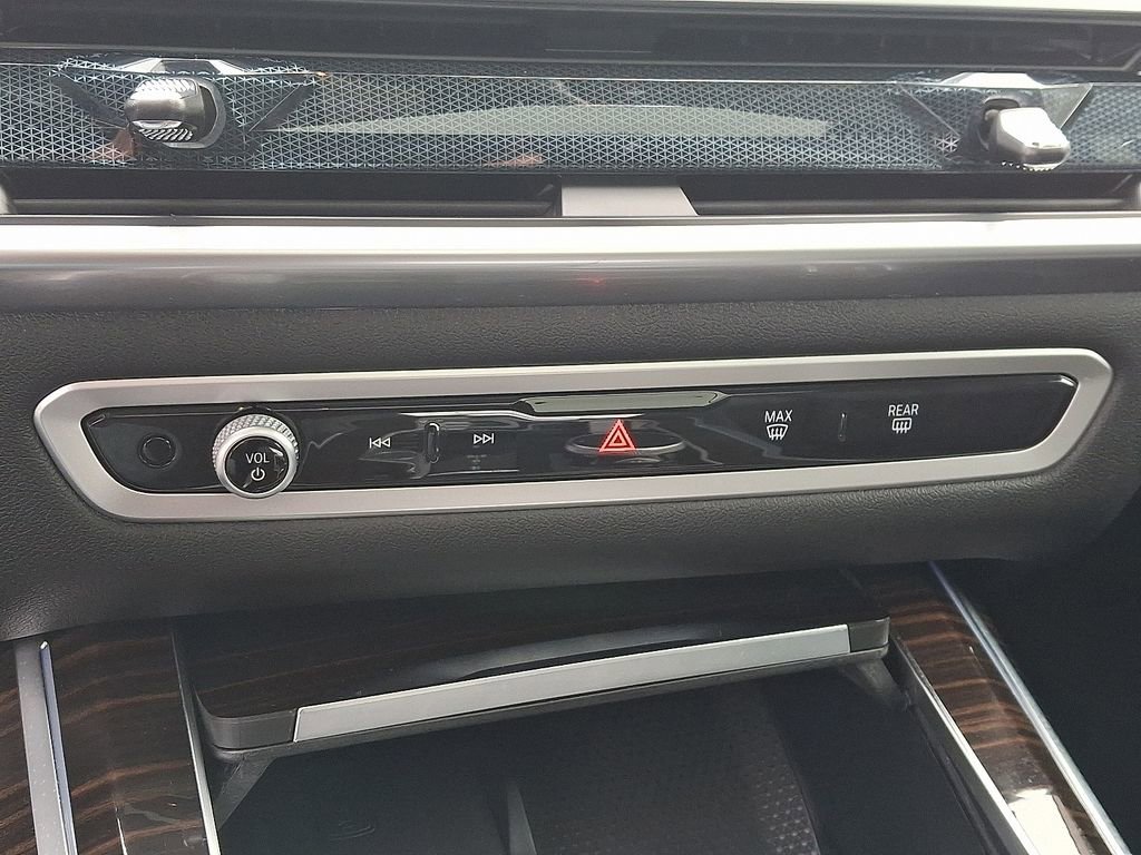 Used 2025 BMW X7 xDrive40i image 17