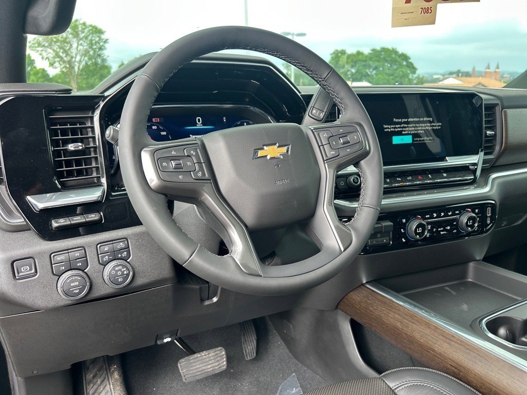 New 2025 Chevrolet Silverado 3500 High Country w/ Technology Package image 5