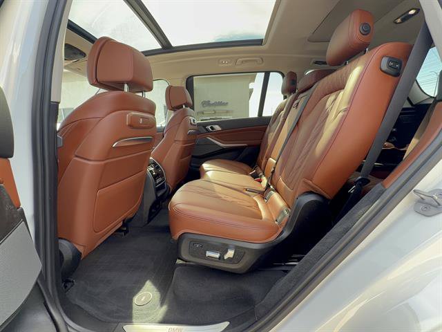 Used 2023 BMW X7 xDrive40i w/ Premium Package AWD/4WD image 29