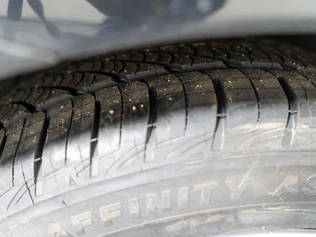 Used 2016 Nissan Maxima Platinum image 32