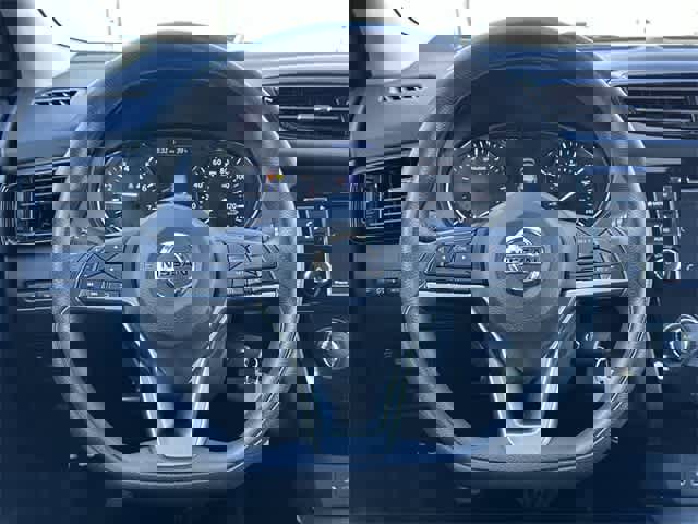 Used 2022 Nissan Rogue Sport S image 6