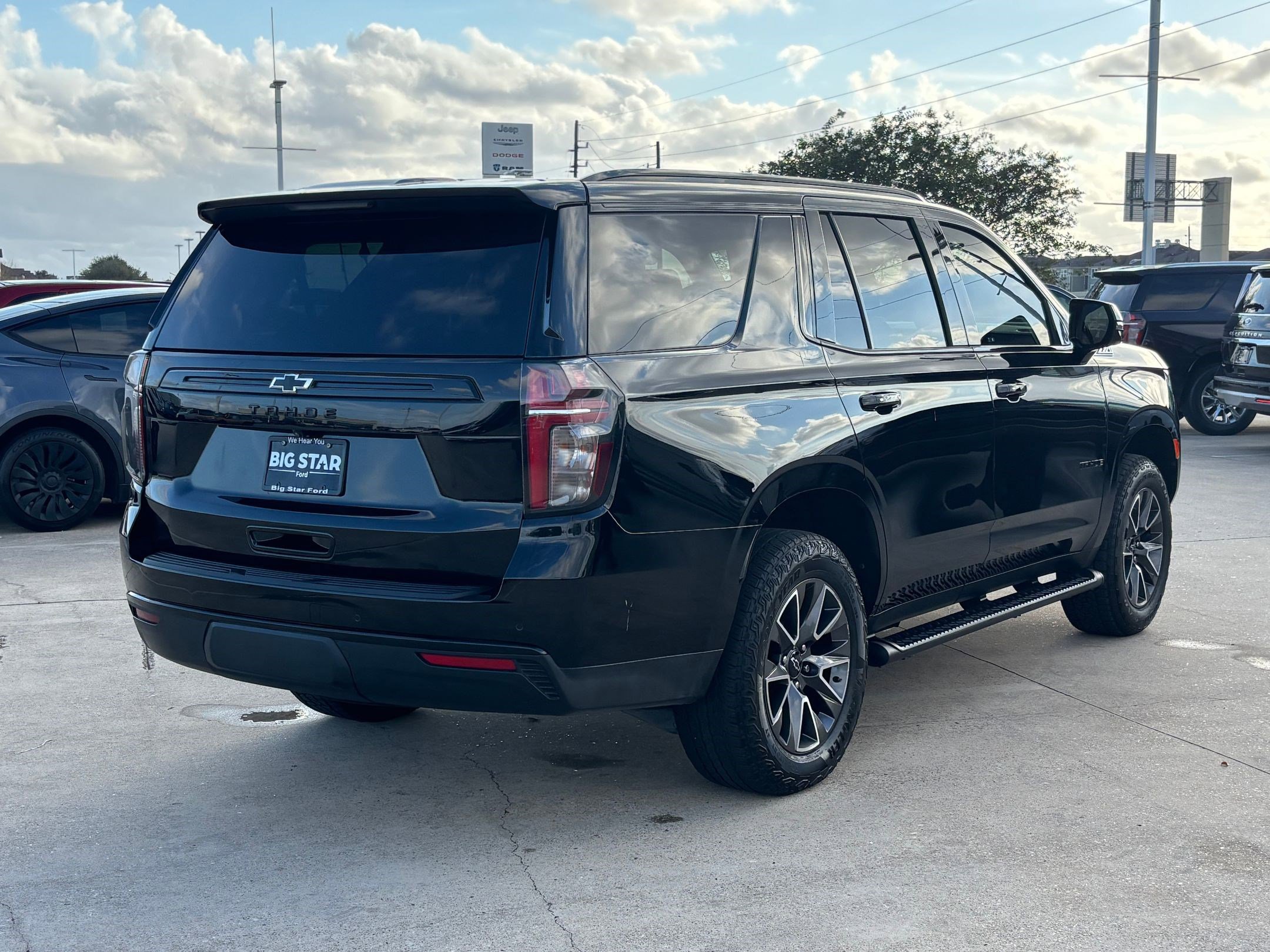 Used 2023 Chevrolet Tahoe Z71 w/ Off-Road Capability Package image 3