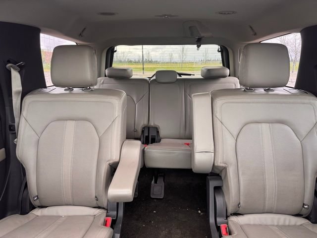 Used 2019 Ford Expedition Limited w/ Equipment Group 302A AWD/4WD image 29