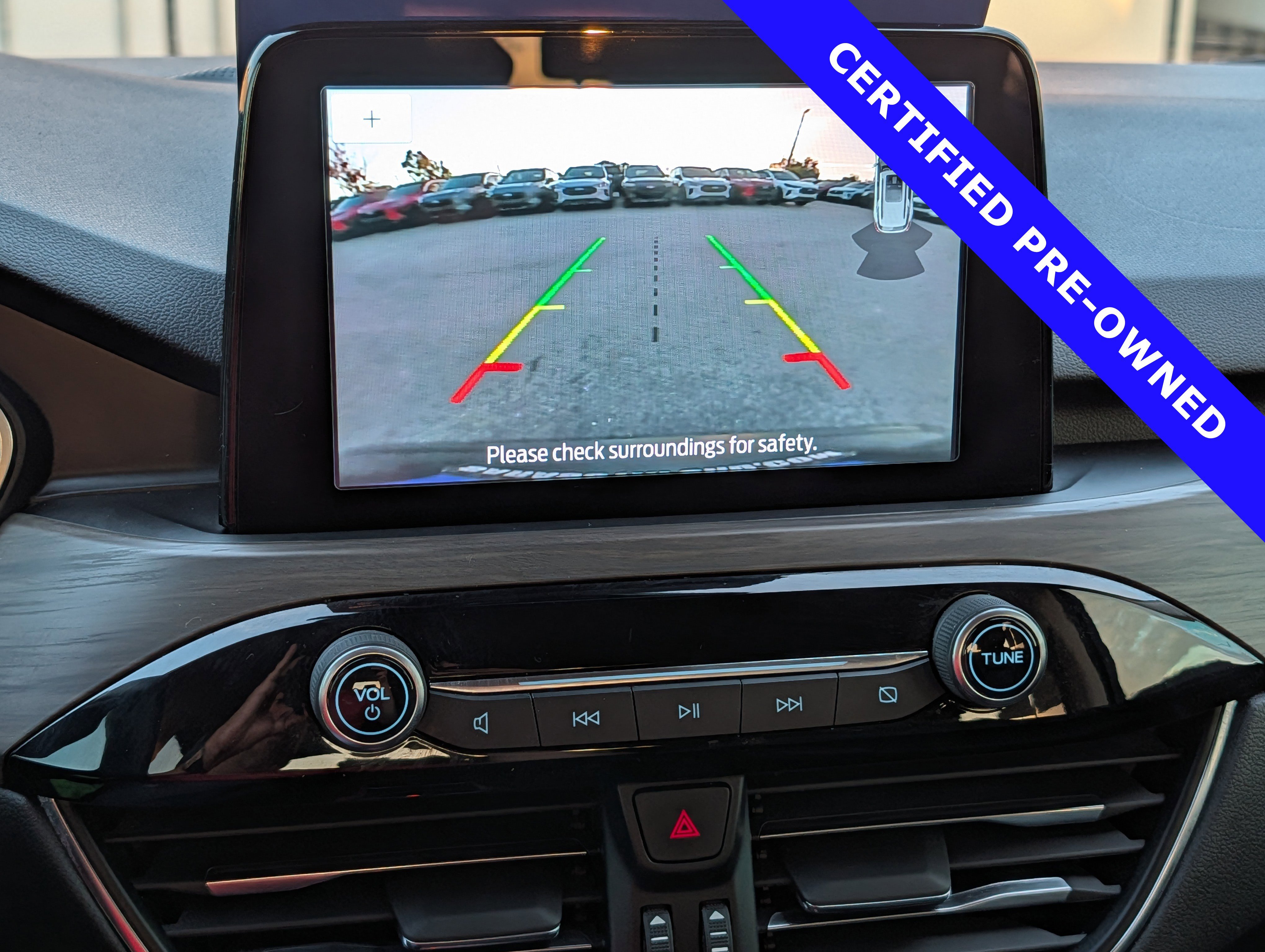 Used 2020 Ford Escape Titanium image 30